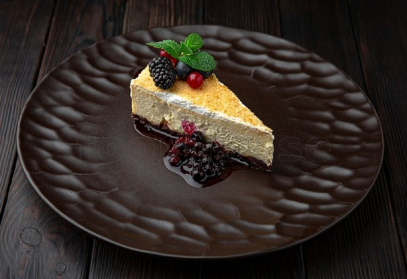 cheesecake_clasic_cu_fructe_de_padure.jpg